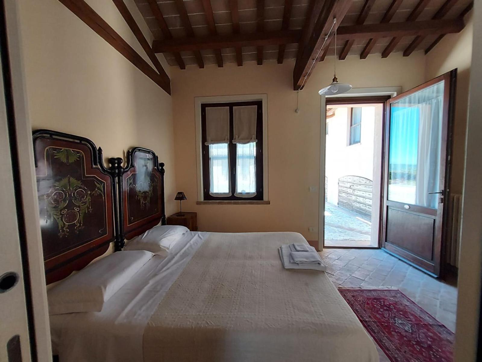 Agriturismo Le Case アッシジ エクステリア 写真
