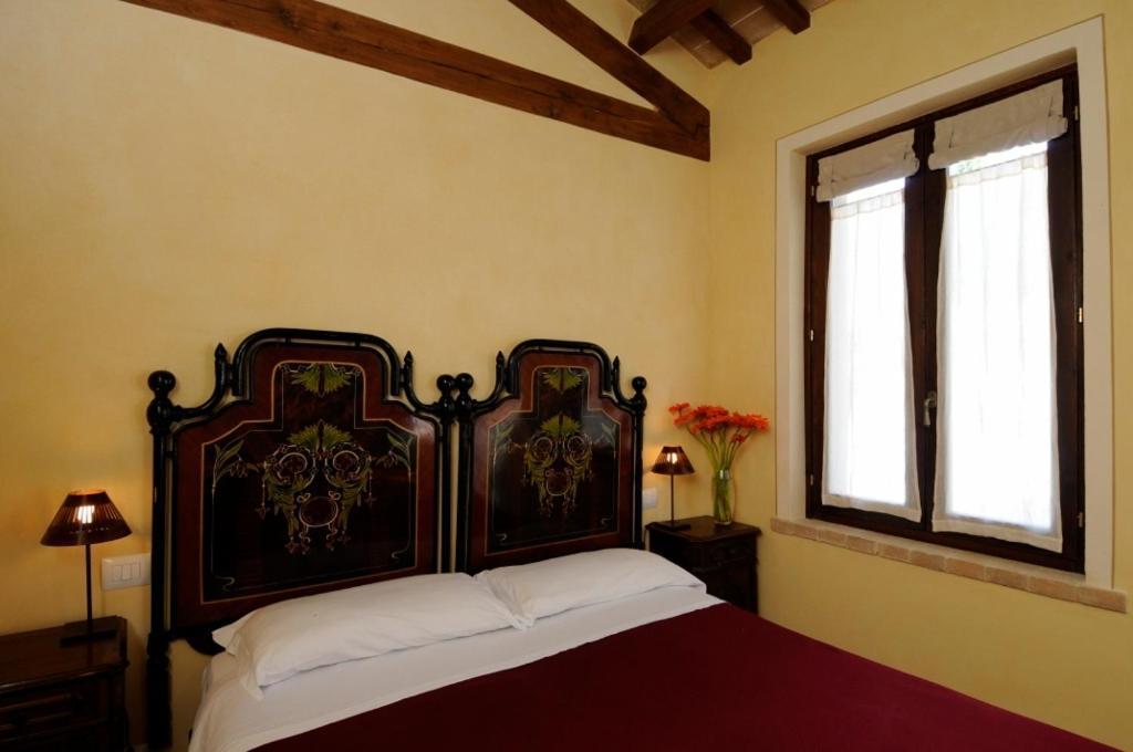 Agriturismo Le Case アッシジ エクステリア 写真