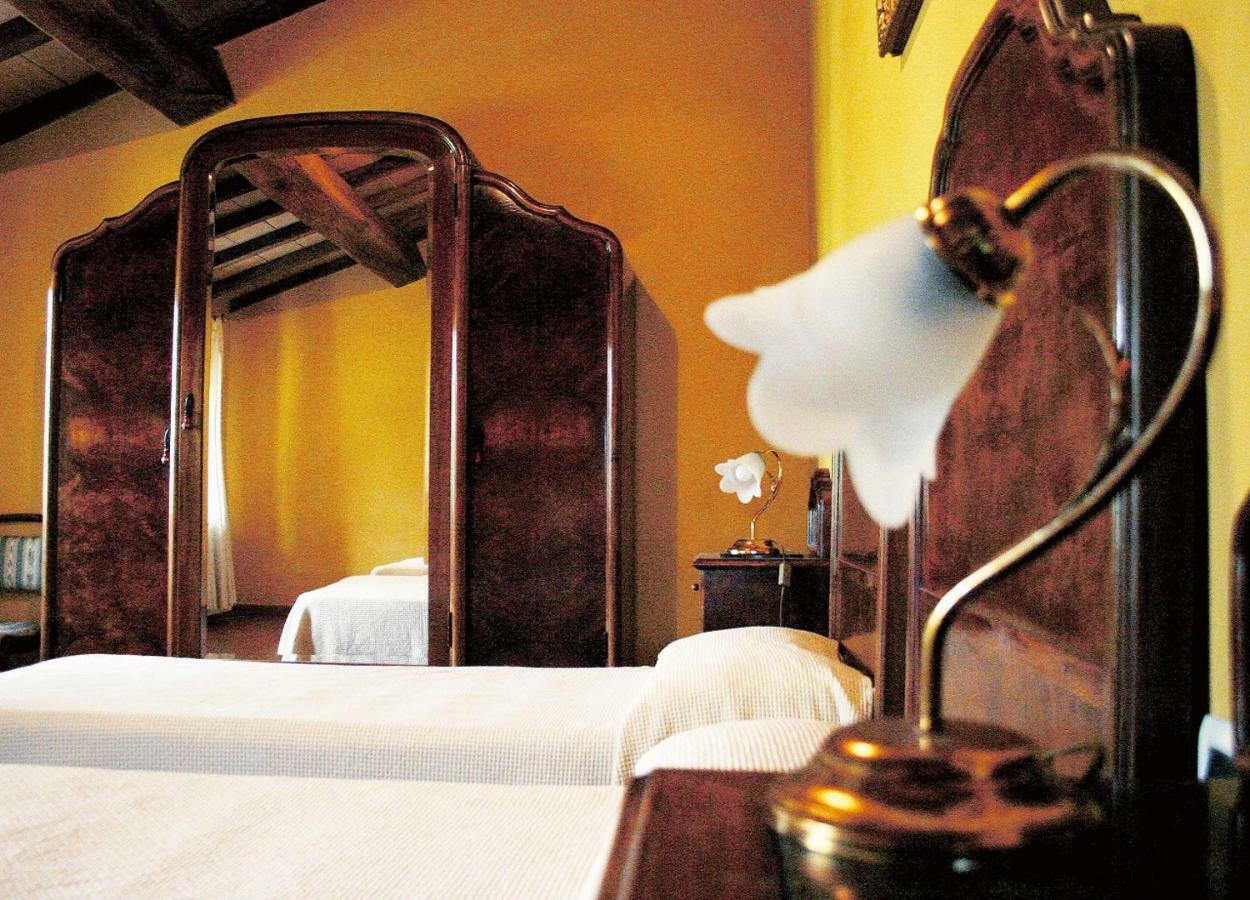 Agriturismo Le Case アッシジ エクステリア 写真